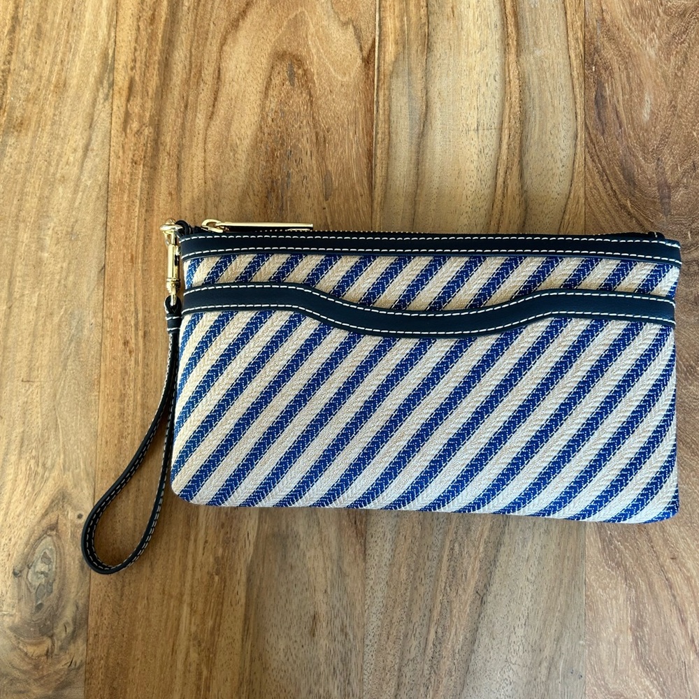 Talbots small wrist bag. Zipper enclosure brand new never used